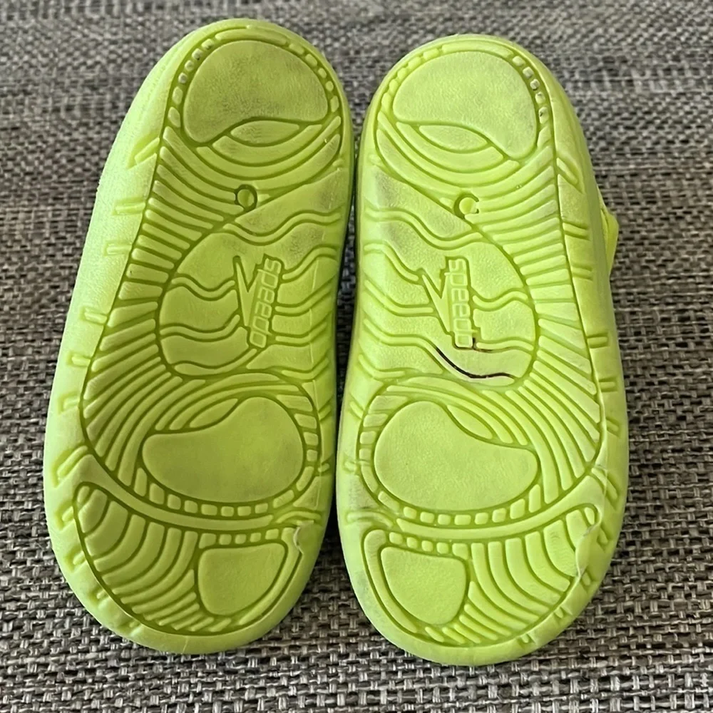 SPEEDO, dinosaur water shoes, slippers, size 5-6